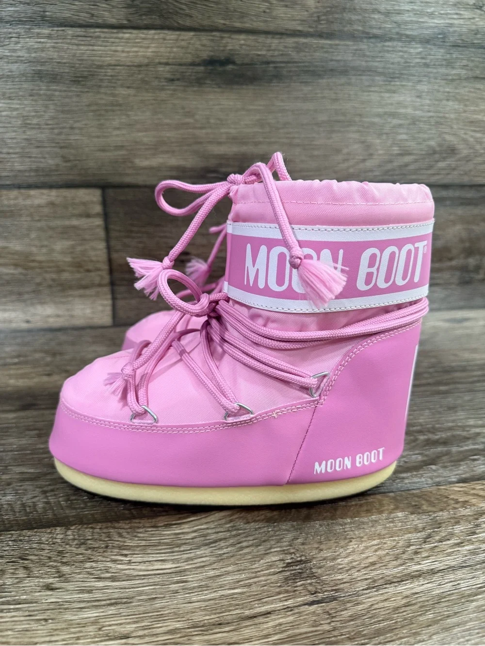 NWOB Moon Boot Pink Icon Low Nylon Size Girls US 3 - 4.5 EU 33‎ - 35